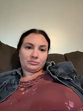 Snapshot of MilfyMrsRobinson chatting on February 5, 2025, 8:57 pm MilfyMrsRobinson online show from February 5, 2025, 8:57 pm