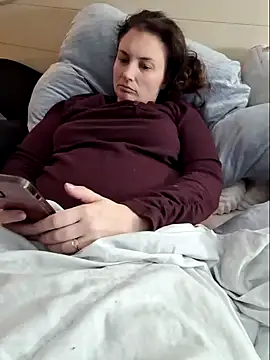 Snapshot of MilfyMrsRobinson chatting on February 18, 2025, 1:43 am MilfyMrsRobinson online show from February 18, 2025, 1:43 am