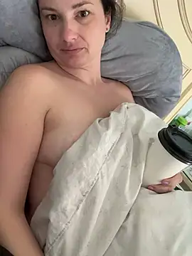 Snapshot of MilfyMrsRobinson chatting on March 1, 2025, 2:44 pm MilfyMrsRobinson online show from March 1, 2025, 2:44 pm