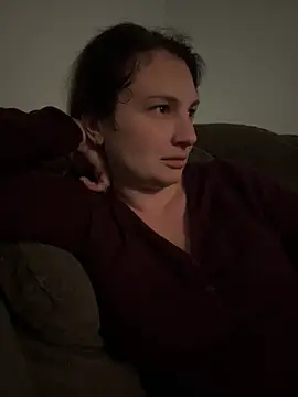 Snapshot of MilfyMrsRobinson chatting on March 8, 2025, 2:01 am MilfyMrsRobinson online show from March 8, 2025, 2:01 am