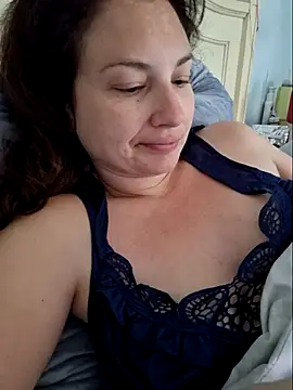 Snapshot of MilfyMrsRobinson chatting on March 11, 2025, 1:01 pm MilfyMrsRobinson online show from March 11, 2025, 1:01 pm