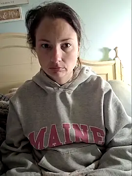 Snapshot of MilfyMrsRobinson chatting on March 19, 2025, 11:06 am MilfyMrsRobinson online show from March 19, 2025, 11:06 am