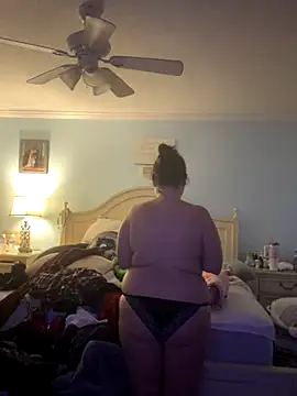 Snapshot of MilfyMrsRobinson chatting on September 11, 2025, 12:22 am MilfyMrsRobinson online show from September 11, 2025, 12:22 am