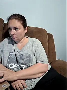 Snapshot of MilfyMrsRobinson chatting on September 22, 2025, 11:12 am MilfyMrsRobinson online show from September 22, 2025, 11:12 am