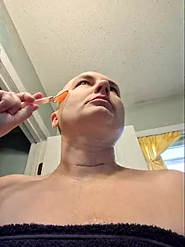 MilfyMrsRobinson online show from May 1, 2026, 3:38 pm