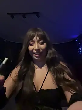 KimArts online show from November 9, 2025, 7:45 pm