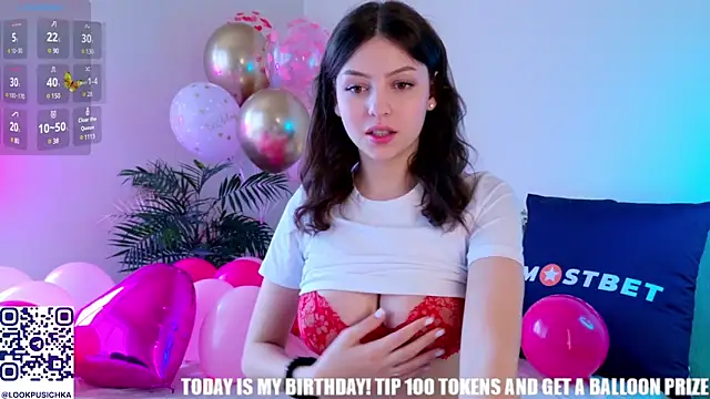 Snapshot of pusichka chatting on December 16, 2024, 10:18 am pusichka online show from December 16, 2024, 10:18 am