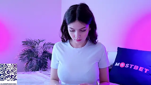 Snapshot of pusichka chatting on December 28, 2024, 1:06 pm pusichka online show from December 28, 2024, 1:06 pm