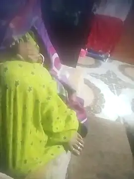 Snapshot of Working- chatting on February 11, 2026, 6:24 pm Working- online show from February 11, 2026, 6:24 pm