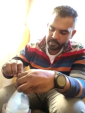 Snapshot of ListedLoin chatting on January 6, 2025, 1:19 pm ListedLoin online show from January 6, 2025, 1:19 pm