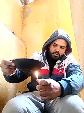 Snapshot of ListedLoin chatting on February 9, 2025, 9:26 am ListedLoin online show from February 9, 2025, 9:26 am