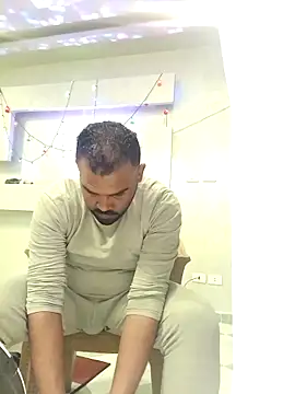 Snapshot of ListedLoin chatting on March 14, 2025, 5:35 pm ListedLoin online show from March 14, 2025, 5:35 pm