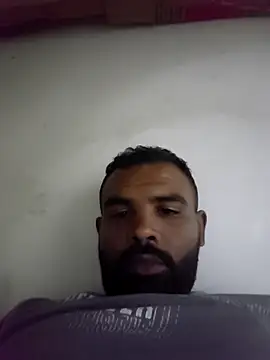 Snapshot of ListedLoin chatting on November 21, 2025, 3:00 pm ListedLoin online show from November 21, 2025, 3:00 pm