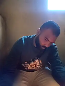 Snapshot of ListedLoin chatting on November 27, 2025, 2:52 pm ListedLoin online show from November 27, 2025, 2:52 pm