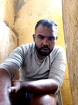 Snapshot of ListedLoin chatting on November 30, 2025, 8:18 am ListedLoin online show from November 30, 2025, 8:18 am