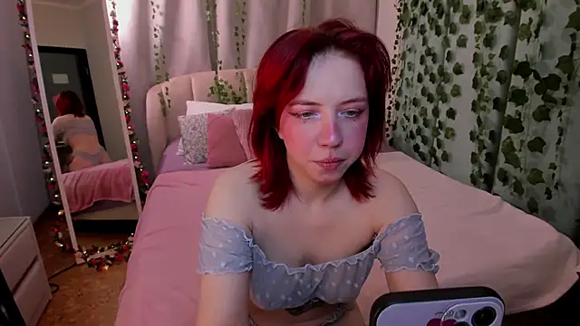 Snapshot of Love_is_Lola chatting on December 15, 2025, 12:15 am Love is Lola online show from December 15, 2025, 12:15 am