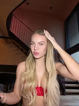 ChiaraVixen online show from January 3, 2025, 7:06 am