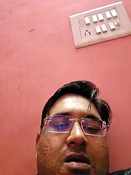 Snapshot of Loveboycurvy chatting on February 9, 2025, 11:04 am Loveboycurvy online show from February 9, 2025, 11:04 am