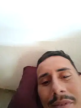 luissilva0071 online show from May 4, 2026, 2:35 pm