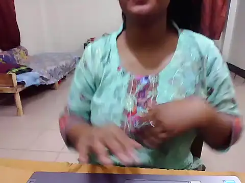 JustinaIra online show from October 24, 2025, 6:26 pm