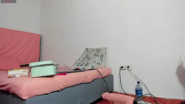 blondeb201 online show from March 10, 2025, 9:51 pm