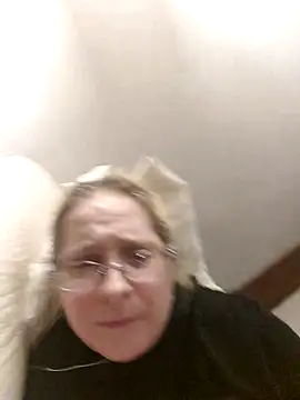 Snapshot of Icedcoffee2024 chatting on February 25, 2025, 12:47 am Icedcoffee2024 online show from February 25, 2025, 12:47 am