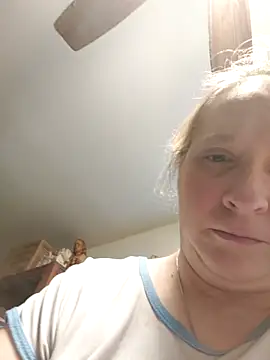 Snapshot of Icedcoffee2024 chatting on March 22, 2025, 12:35 pm Icedcoffee2024 online show from March 22, 2025, 12:35 pm