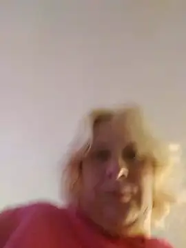 Snapshot of Icedcoffee2024 chatting on October 17, 2025, 1:35 pm Icedcoffee2024 online show from October 17, 2025, 1:35 pm