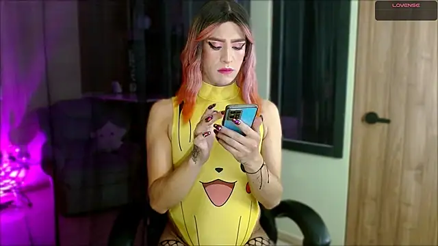 Snapshot of tevenwhiite chatting on November 28, 2025, 1:30 am tevenwhiite online show from November 28, 2025, 1:30 am