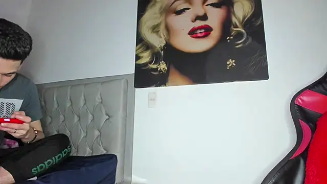 Snapshot of guy_master chatting on December 6, 2024, 11:03 pm guy master online show from December 6, 2024, 11:03 pm