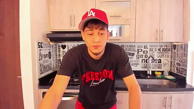 Snapshot of guy_master chatting on December 28, 2024, 4:41 pm guy master online show from December 28, 2024, 4:41 pm