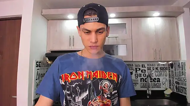 Snapshot of guy_master chatting on January 4, 2025, 5:48 am guy master online show from January 4, 2025, 5:48 am