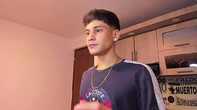 Snapshot of guy_master chatting on January 8, 2025, 9:21 am guy master online show from January 8, 2025, 9:21 am