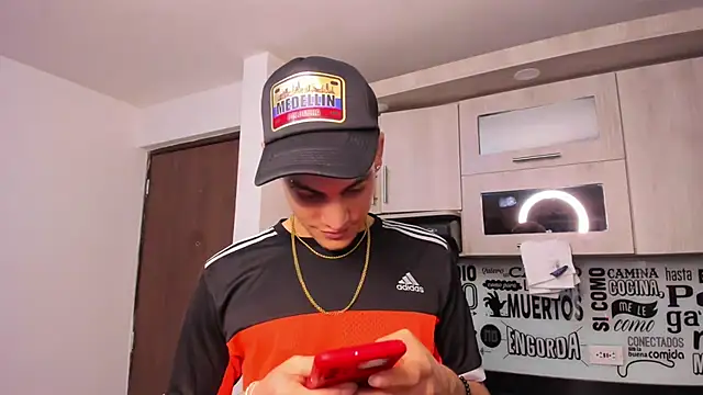 Snapshot of guy_master chatting on January 11, 2025, 6:56 am guy master online show from January 11, 2025, 6:56 am