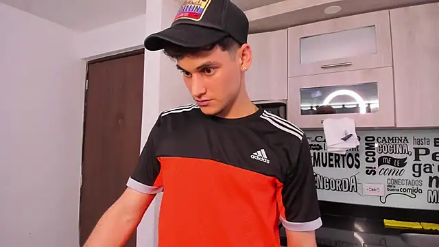 Snapshot of guy_master chatting on January 11, 2025, 2:25 pm guy master online show from January 11, 2025, 2:25 pm