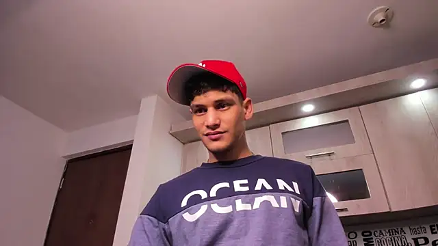 Snapshot of guy_master chatting on January 12, 2025, 7:53 am guy master online show from January 12, 2025, 7:53 am