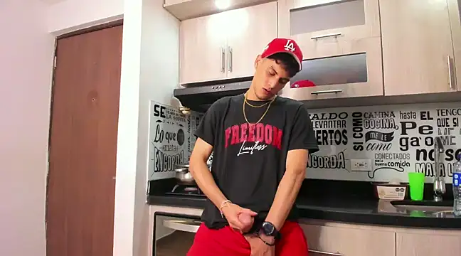 Snapshot of guy_master chatting on January 15, 2025, 7:48 am guy master online show from January 15, 2025, 7:48 am