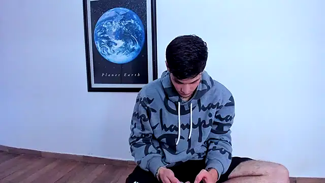 Snapshot of guy_master chatting on January 30, 2025, 5:06 pm guy master online show from January 30, 2025, 5:06 pm