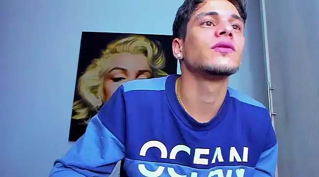 Snapshot of guy_master chatting on February 6, 2025, 10:04 am guy master online show from February 6, 2025, 10:04 am