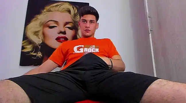 Snapshot of guy_master chatting on February 19, 2025, 6:43 pm guy master online show from February 19, 2025, 6:43 pm