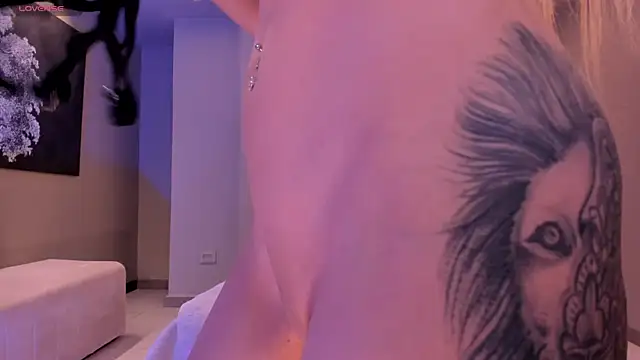 Snapshot of HannaConnor_ chatting on February 10, 2025, 3:13 am HannaConnor online show from February 10, 2025, 3:13 am