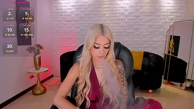 Snapshot of HannaConnor_ chatting on November 10, 2025, 8:41 pm HannaConnor online show from November 10, 2025, 8:41 pm