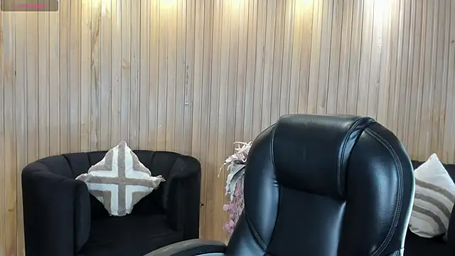 Snapshot of HannaConnor_ chatting on December 17, 2025, 8:26 pm HannaConnor online show from December 17, 2025, 8:26 pm