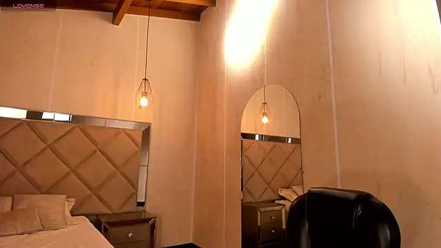 Snapshot of ViolettHansson chatting on January 13, 2026, 6:46 pm ViolettHansson online show from January 13, 2026, 6:46 pm