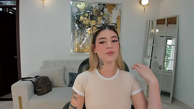 Snapshot of ViolettHansson chatting on February 10, 2026, 6:45 pm ViolettHansson online show from February 10, 2026, 6:45 pm