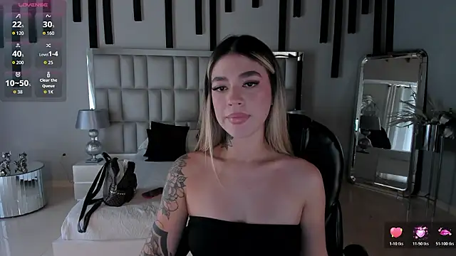 Snapshot of ViolettHansson chatting on February 17, 2026, 7:09 pm ViolettHansson online show from February 17, 2026, 7:09 pm