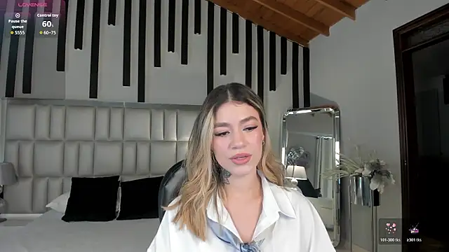 Snapshot of ViolettHansson chatting on February 19, 2026, 6:26 pm ViolettHansson online show from February 19, 2026, 6:26 pm