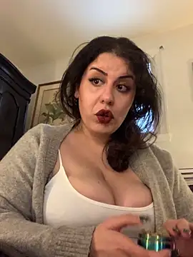 holyeroticss online show from December 21, 2025, 5:31 pm