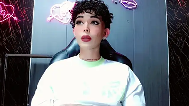 Snapshot of Marian_LV chatting on November 23, 2025, 11:26 pm Marian LV online show from November 23, 2025, 11:26 pm