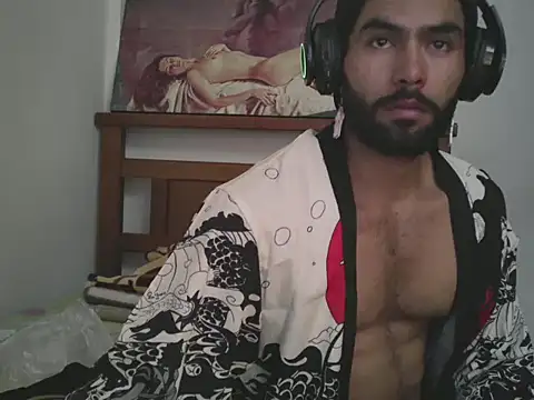 Snapshot of hideonbush051 chatting on December 2, 2025, 4:13 pm hideonbush051 online show from December 2, 2025, 4:13 pm